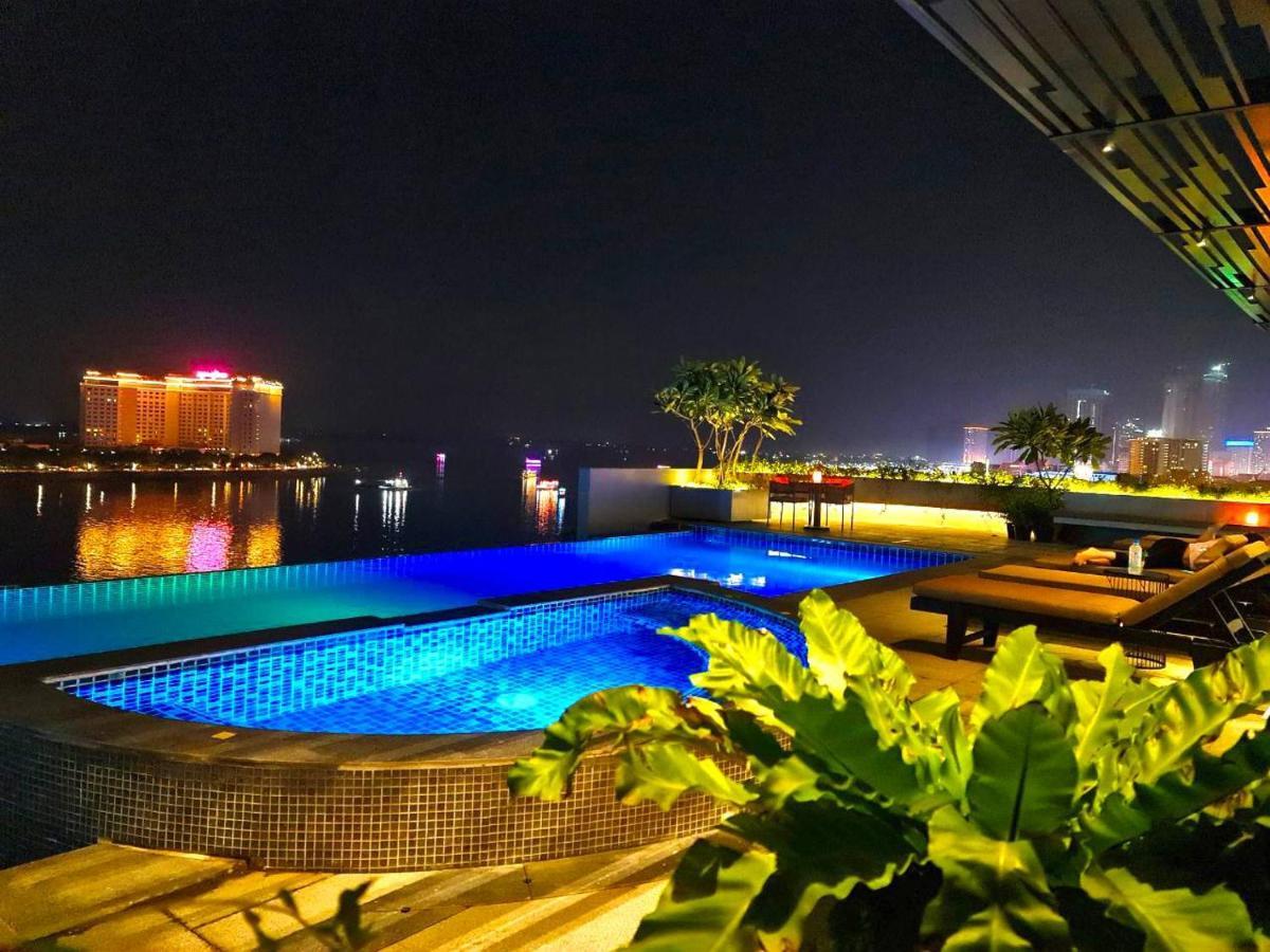 Harmony Phnom Penh Hotel Екстериор снимка
